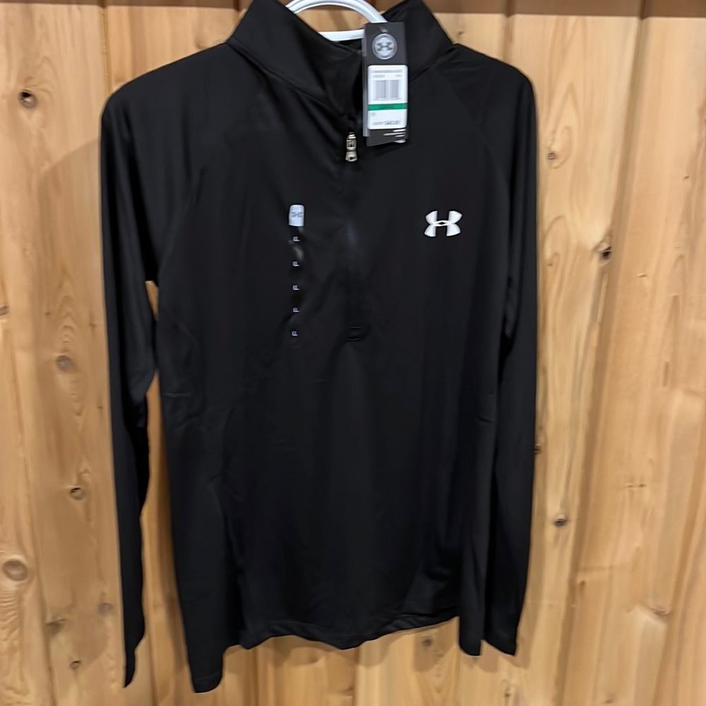 UNDER ARMOR woman’s 1/4 zip top